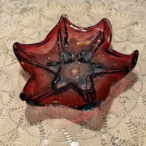 VINTAGE 1950’s~MURANO GLASS DISH~PINK WITH BLUE BASE~LOOKS LIKE FLOWER VEIN~G22